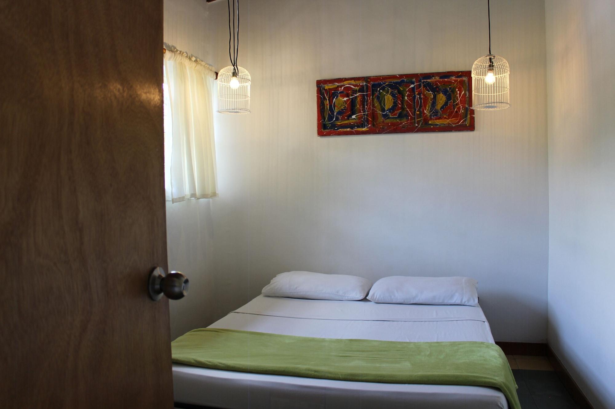 מדיין Hostal Casa Estacion מראה חיצוני תמונה