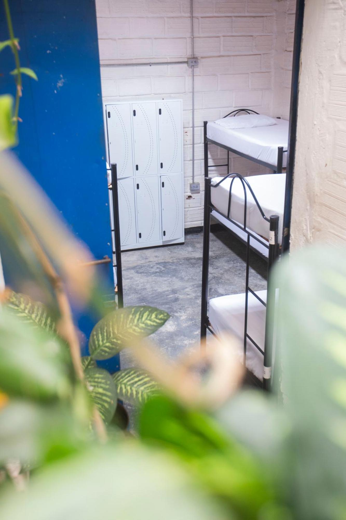 מדיין Hostal Casa Estacion מראה חיצוני תמונה